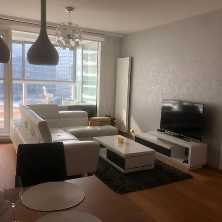 Apartmán Downtown In The Heart Of The New Center, 4 Persons, Parking Bratislava