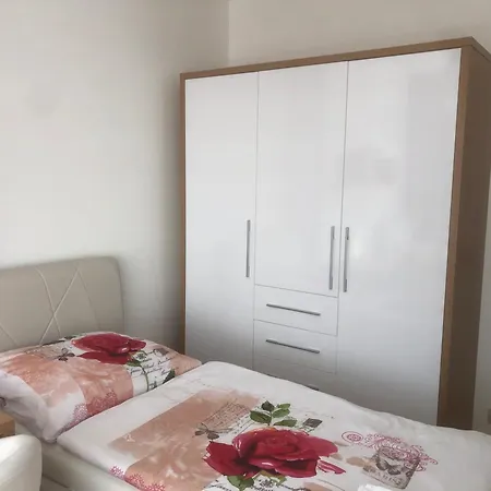 Downtown In The Heart Of The New Center, 4 Persons, Parking *