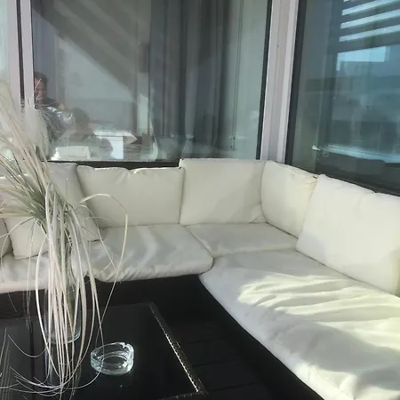 Downtown In The Heart Of The New Center, 4 Persons, Parking Apartment Pressburg