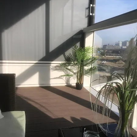 Downtown In The Heart Of The New Center, 4 Persons, Parking ברטיסלאבה