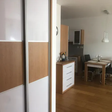 Apartmán Downtown In The Heart Of The New Center, 4 Persons, Parking