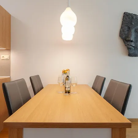 Downtown In The Heart Of The New Center, 4 Persons, Parking Bratislava