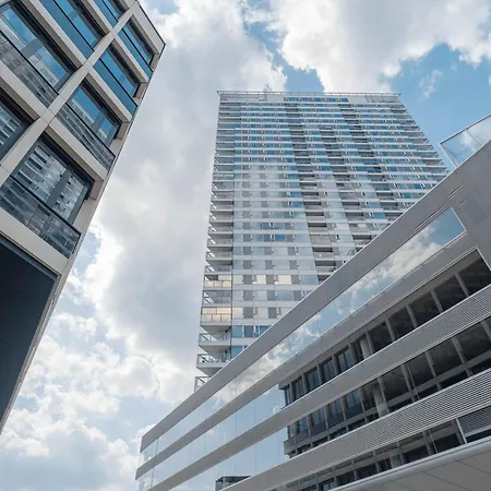 Downtown In The Heart Of The New Center, 4 Persons, Parking Διαμέρισμα *