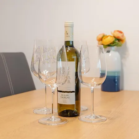 Downtown In The Heart Of The New Center, 4 Persons, Parking Bratislava