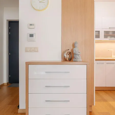 דירה Downtown In The Heart Of The New Center, 4 Persons, Parking