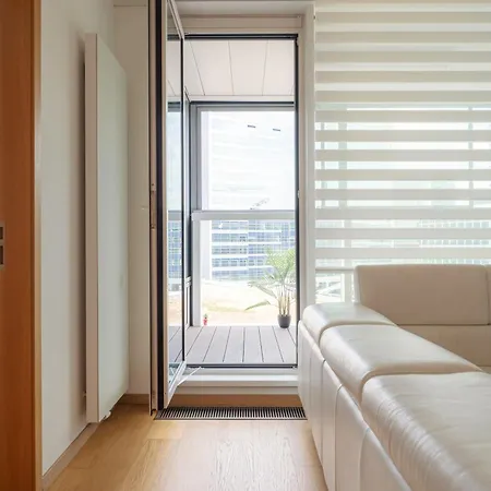 Διαμέρισμα Downtown In The Heart Of The New Center, 4 Persons, Parking