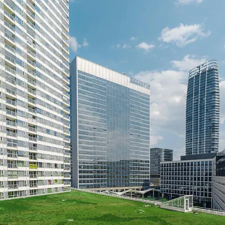 Apartmán Downtown In The Heart Of The New Center, 4 Persons, Parking *