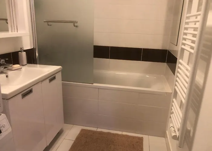 Downtown In The Heart Of The New Center, 4 Persons, Parking 아파트 *