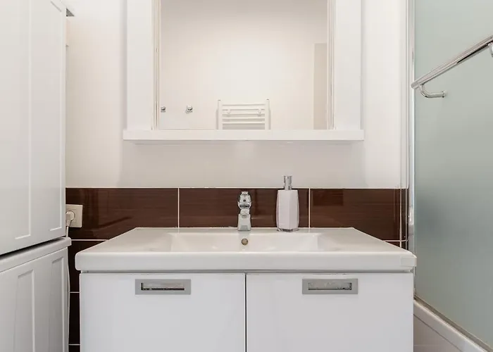 Downtown In The Heart Of The New Center, 4 Persons, Parking * 브라티슬라바