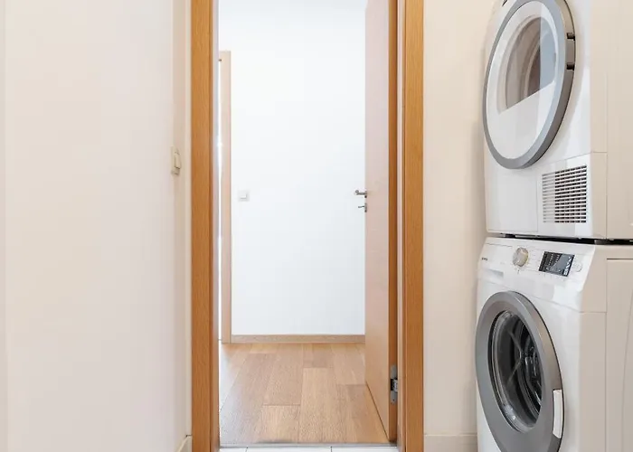 Downtown In The Heart Of The New Center, 4 Persons, Parking 아파트