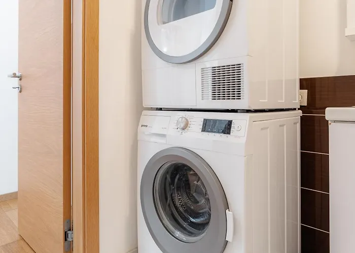 아파트 Downtown In The Heart Of The New Center, 4 Persons, Parking 브라티슬라바