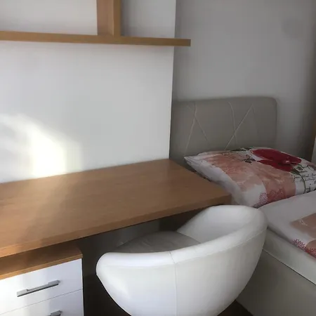 Apartman Downtown In The Heart Of The New Center, 4 Persons, Parking *