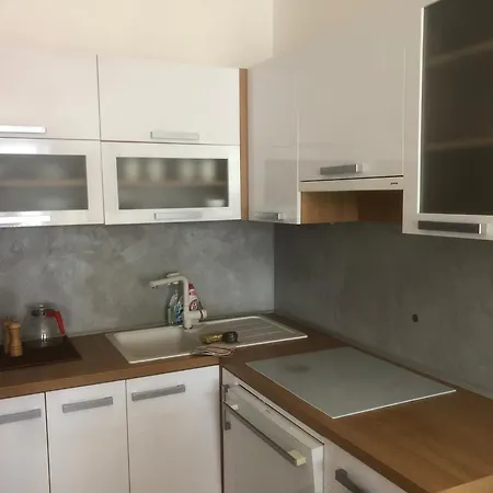 Downtown In The Heart Of The New Center, 4 Persons, Parking Apartman Pozsony
