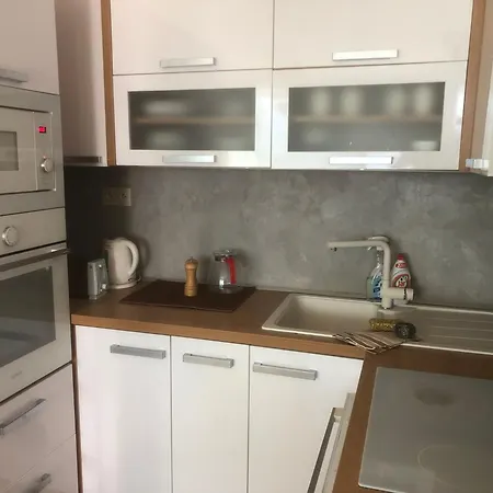 Downtown In The Heart Of The New Center, 4 Persons, Parking * Pozsony