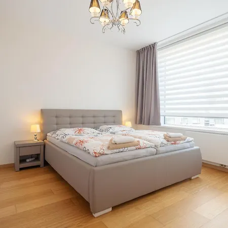 Apartman Downtown In The Heart Of The New Center, 4 Persons, Parking