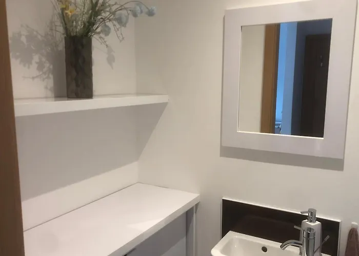 Downtown In The Heart Of The New Center, 4 Persons, Parking Apartmán