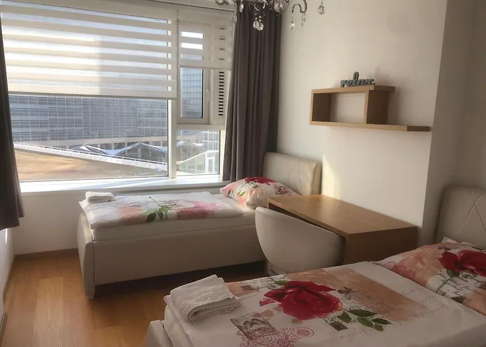 Downtown In The Heart Of The New Center, 4 Persons, Parking Apartmán *