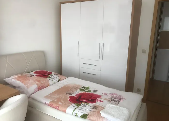 Apartmán Downtown In The Heart Of The New Center, 4 Persons, Parking *