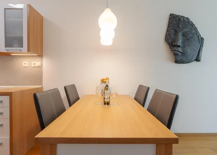 Downtown In The Heart Of The New Center, 4 Persons, Parking Bratislava