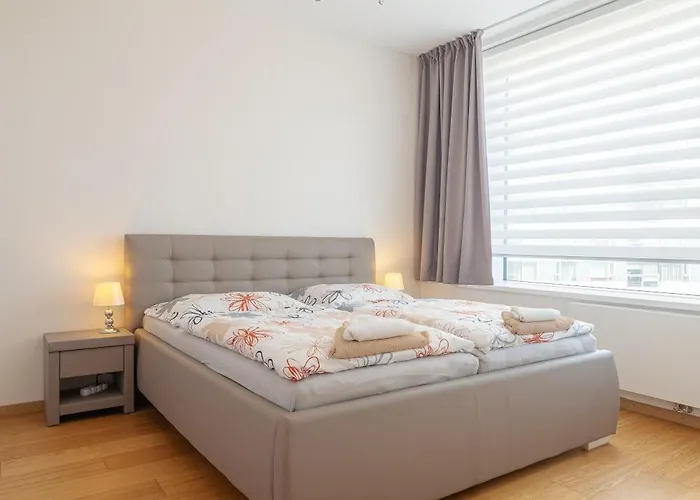Apartmán Downtown In The Heart Of The New Center, 4 Persons, Parking