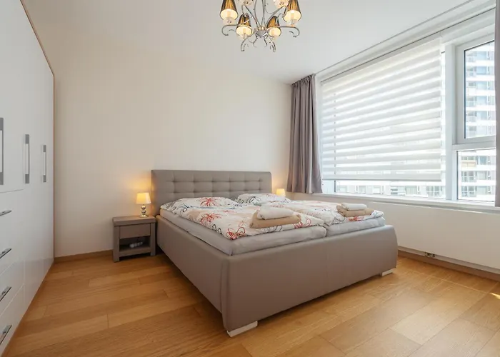 Apartmán Downtown In The Heart Of The New Center, 4 Persons, Parking *
