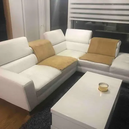 Διαμέρισμα Downtown In The Heart Of The New Center, 4 Persons, Parking